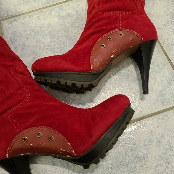 Bumper red boots tall size 8 - Picture 3 of 8